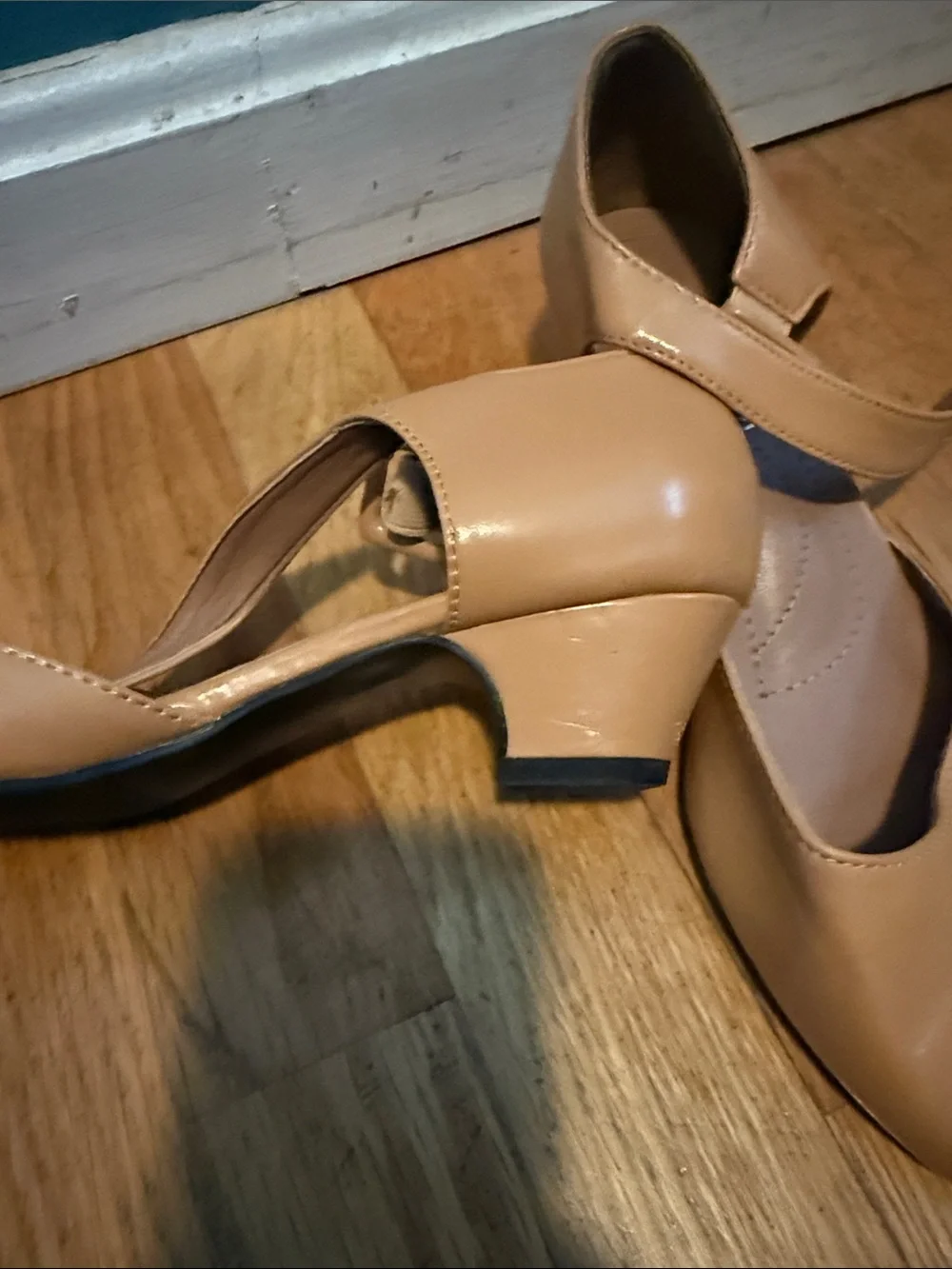 Classic Tan Leather Mary Jane Pumps - Women's Tan Heels. Kitten heel